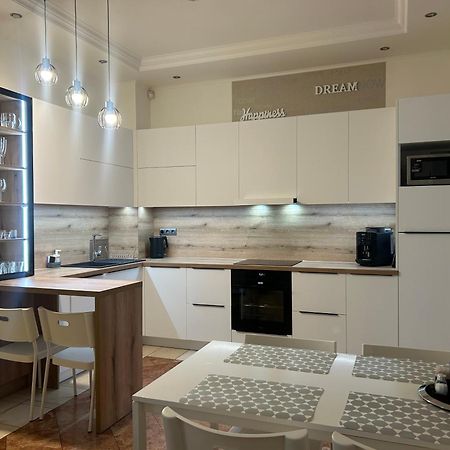 Leo Apartment Obchodna - Family Братислава Екстер'єр фото